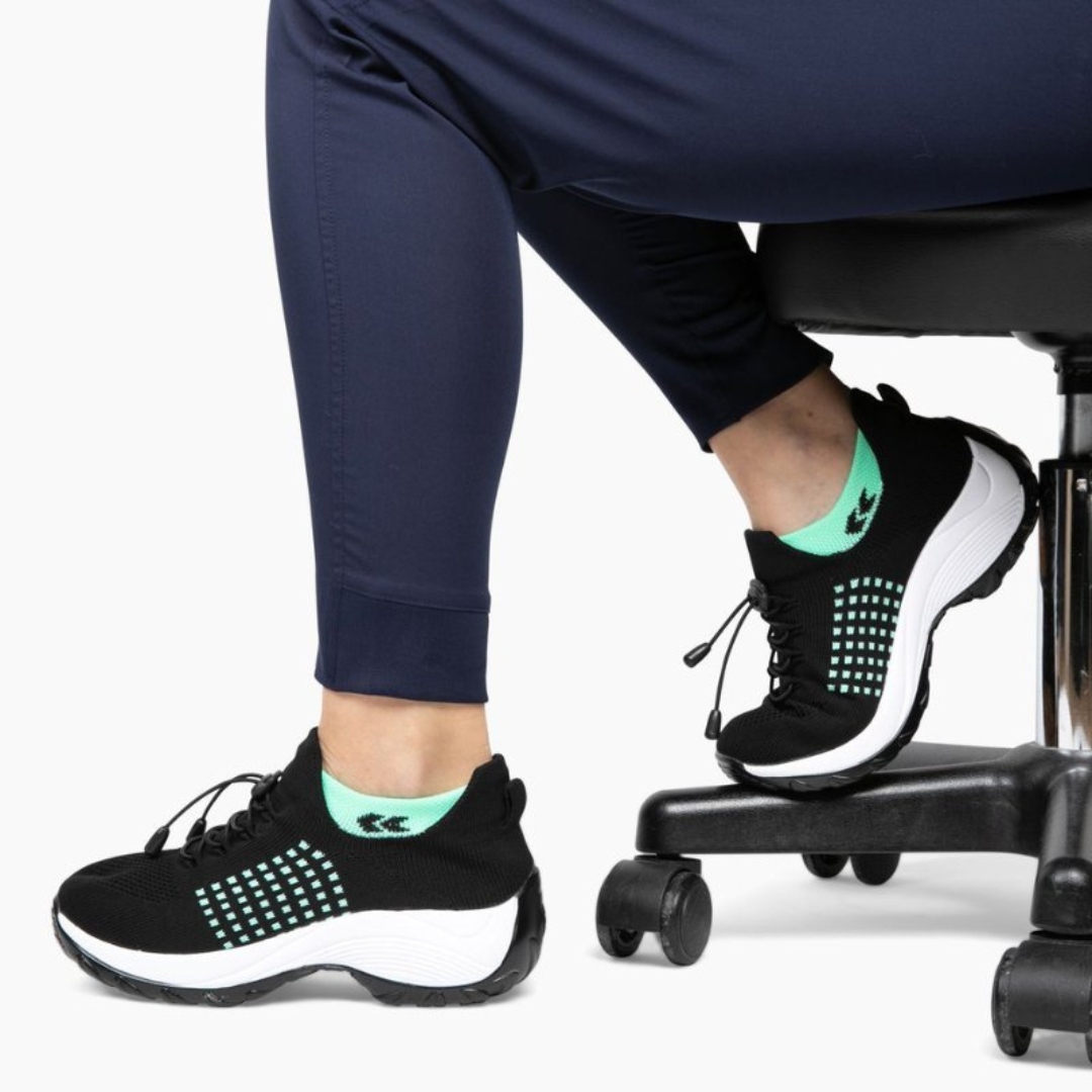 Dam sneakers med stretchtyg & gummisula