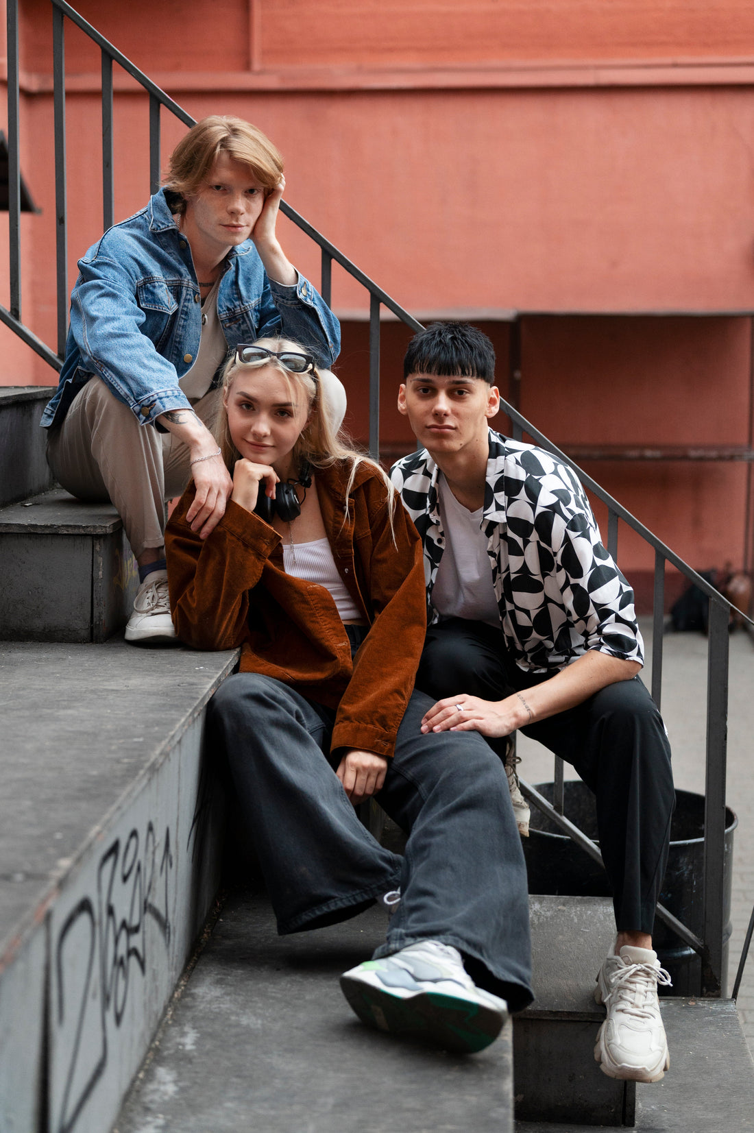 Streetwear: Från Subkultur till Globalt Modefenomen