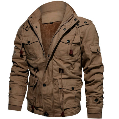 Herrenjacke mit Taschen | Modell im Militärstil