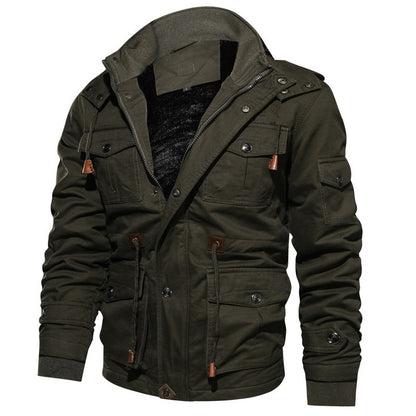 Herrenjacke mit Taschen | Modell im Militärstil