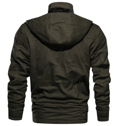 Herrenjacke mit Taschen | Modell im Militärstil